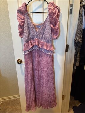 En Saison Charlotte Pleated Midi Dress NWOT Pink Purple size Small